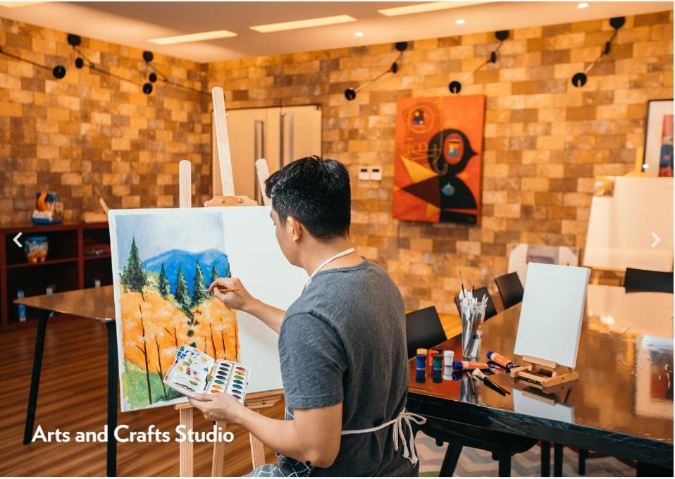 The Residences At Commonwealth By Century Properties ケソンシティ エクステリア 写真